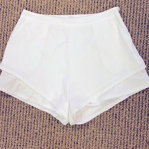 Tail Pants - Women’s White Tail Athletic Tennis Shorts Size Medium